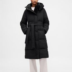 GAP Women's Black Puffer Jacket with Belt